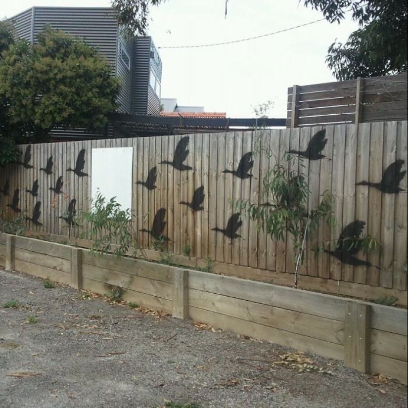 17 examples of how to take the art of fence painting to a new level 17 examples of how to take the art of fence painting to a new level