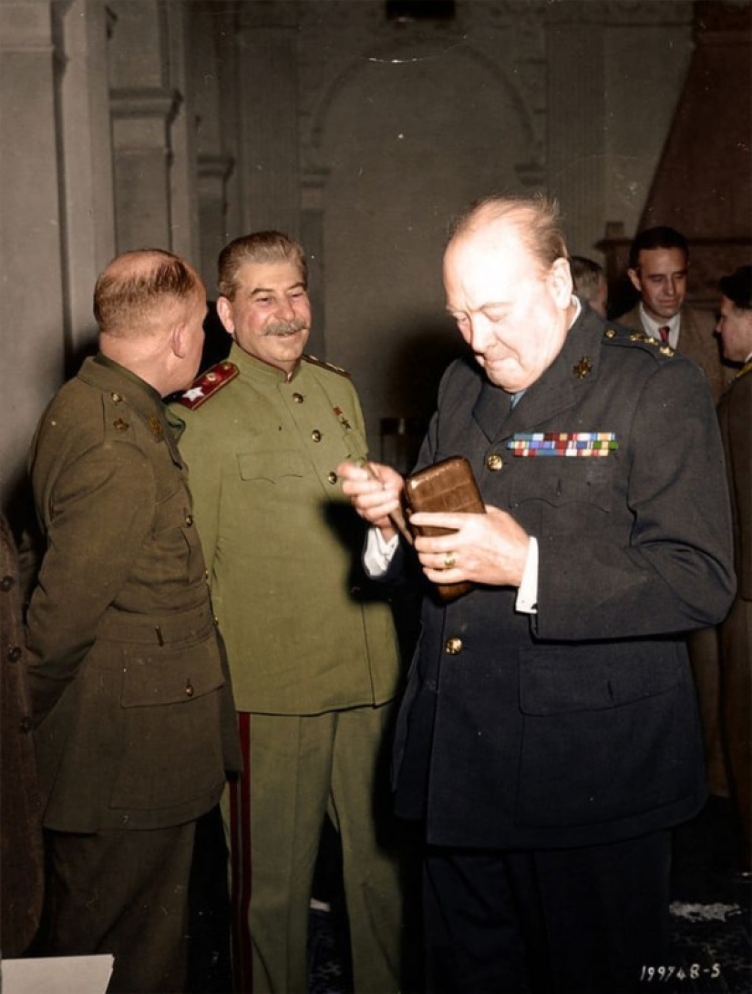 18 famous historical photographs in color 18 famous historical photographs in color