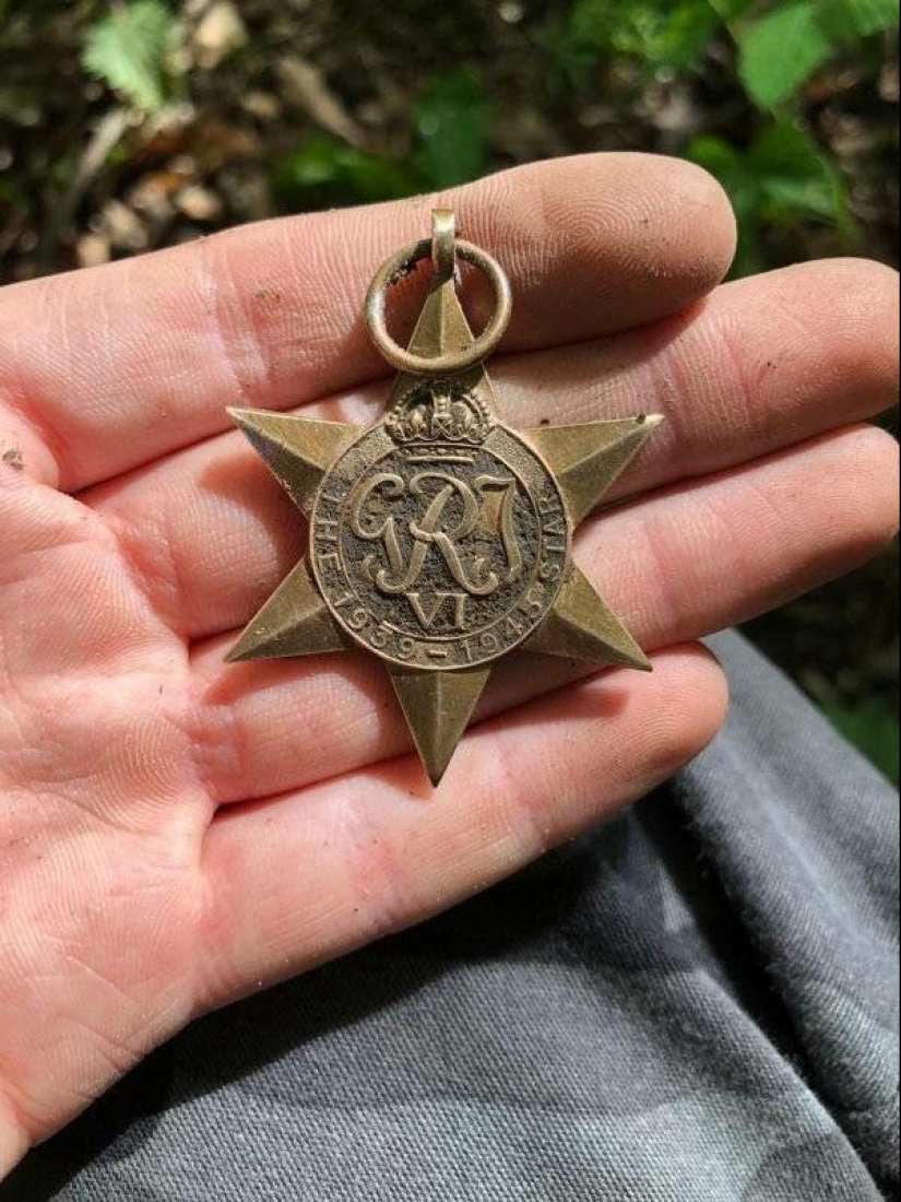 18 personas que han encontrado el tesoro usando un detector de metales