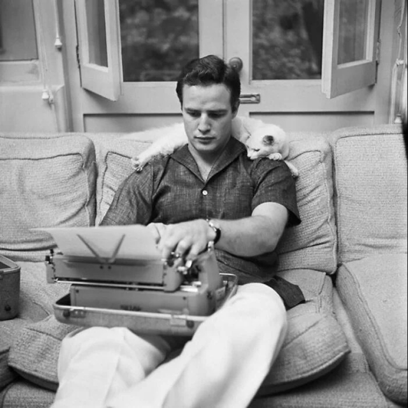 2-year-old Elvis, Monroe with soldiers and other rare archival photos of stars 2-year-old Elvis, Monroe with soldiers and other rare archival photos of stars