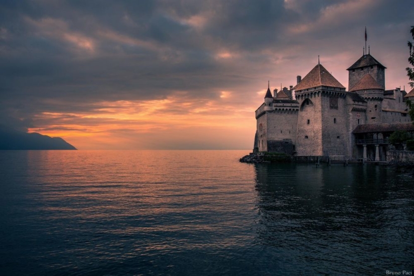 20 coolest castles in which you want to stay to live