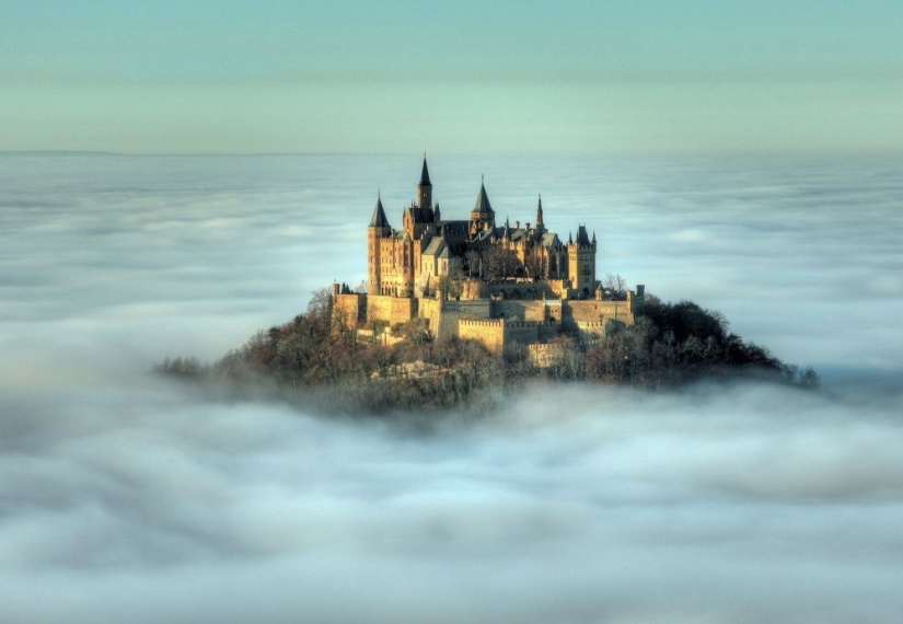 20 coolest castles in which you want to stay to live
