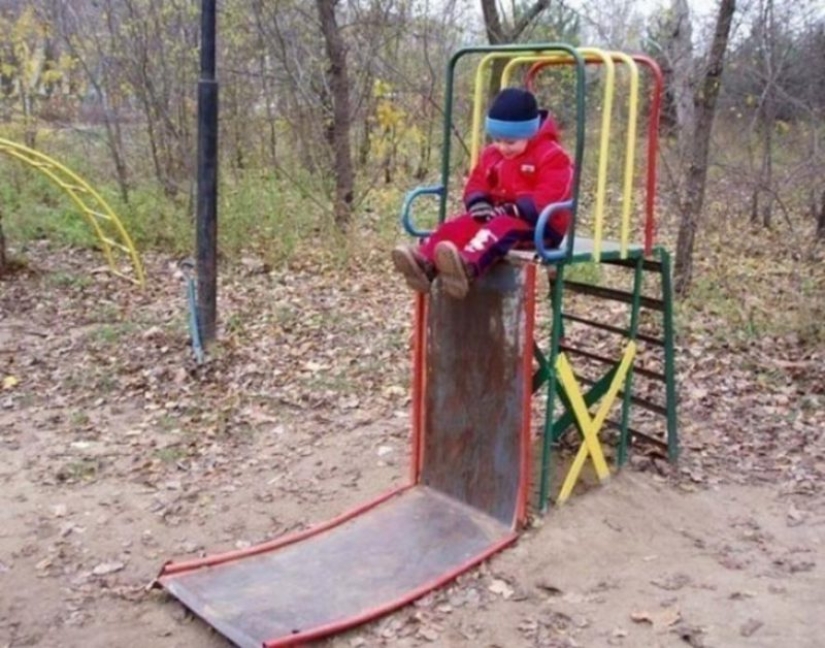 20 diseñadores que la pata del perro en la creación de sus "obras maestras" 20 diseñadores que la pata del perro en la creación de sus "obras maestras"