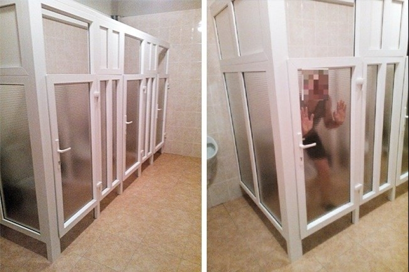 20 diseñadores que la pata del perro en la creación de sus "obras maestras" 20 diseñadores que la pata del perro en la creación de sus "obras maestras"