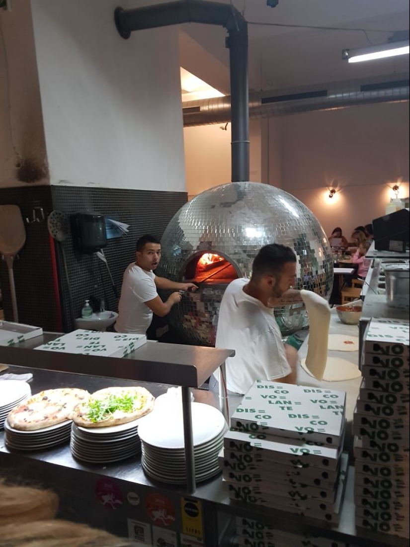 20 ejemplos de las acrobacias de pizzatron y pizzetta 20 ejemplos de las acrobacias de pizzatron y pizzetta