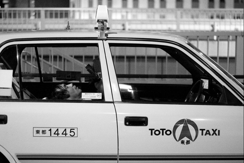 20 fotogramas de fotografía callejera que revelan un lado desconocido de Japón