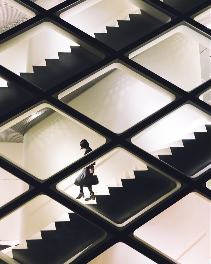 20 frames of street photography that reveal an unknown side of Japan