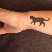 20 Minimalist Tattoos For Cat Lovers 20 Minimalist Tattoos For Cat Lovers