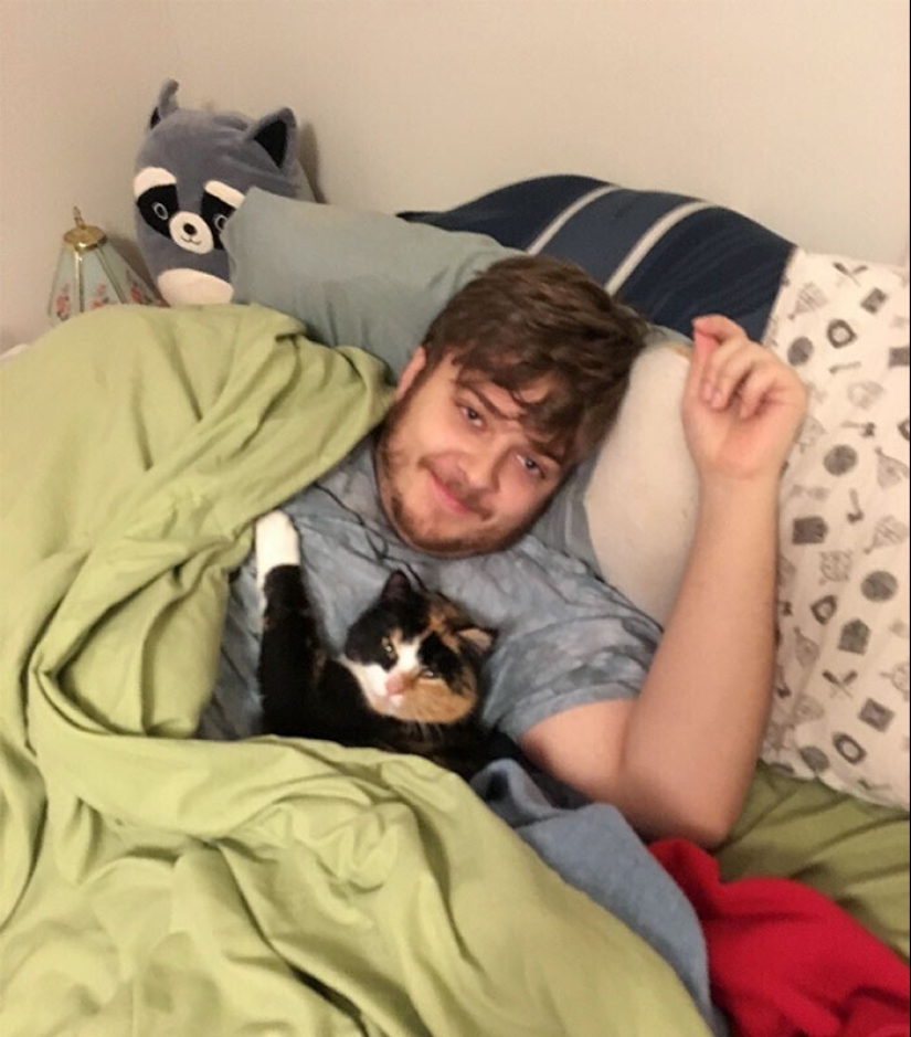 20+ Pets that shamelessly took the second halves of their owners