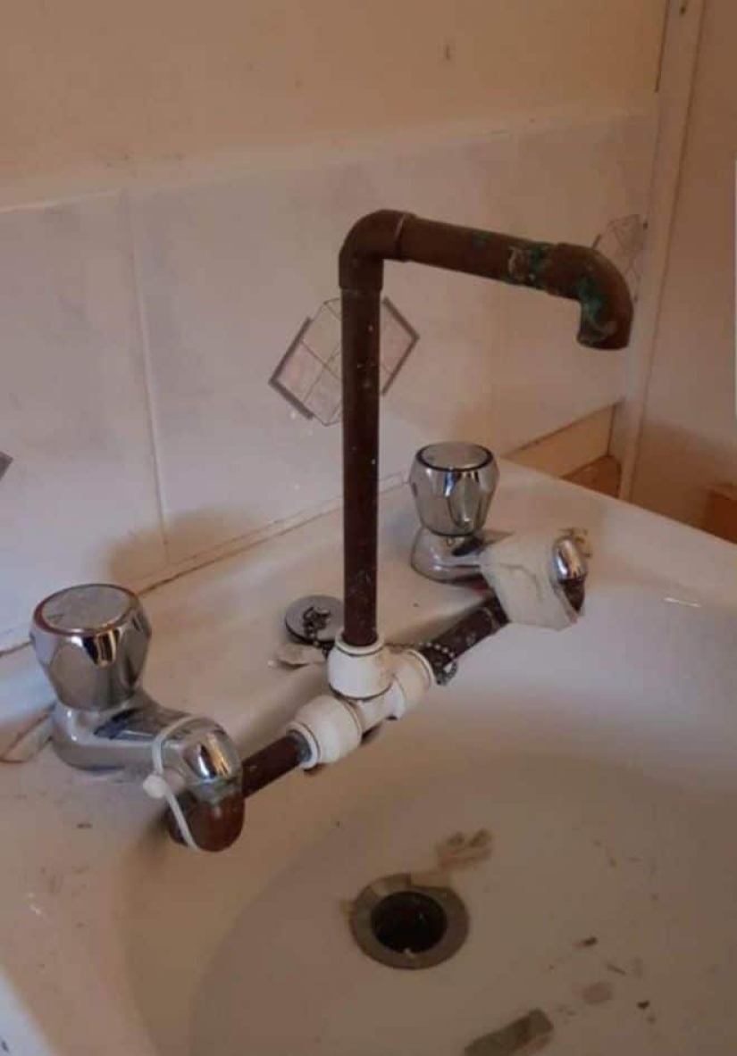 20 photos of amateur repairs that will definitely make you nervous