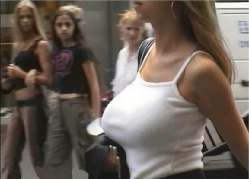 20 photos that showcase what a "female jealousy" 20 photos that showcase what a "female jealousy"