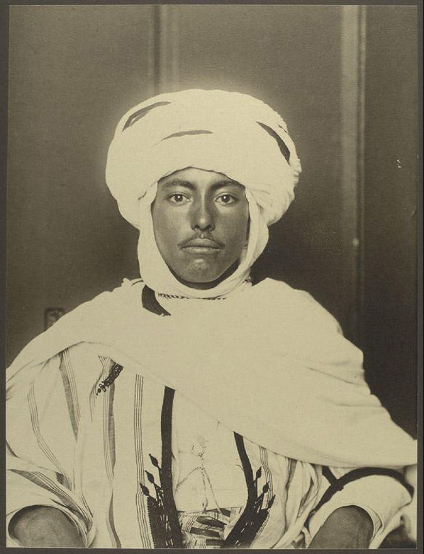 20 portraits of immigrants to America at the beginning of the last century