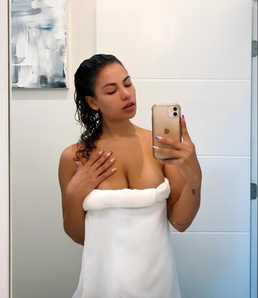 22 chicas calientes en toallas y albornoces 22 chicas calientes en toallas y albornoces