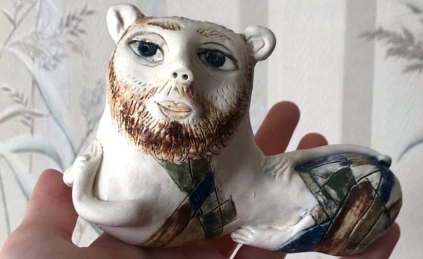 22 Crazy Antiques That Collectors Pay Big Money For