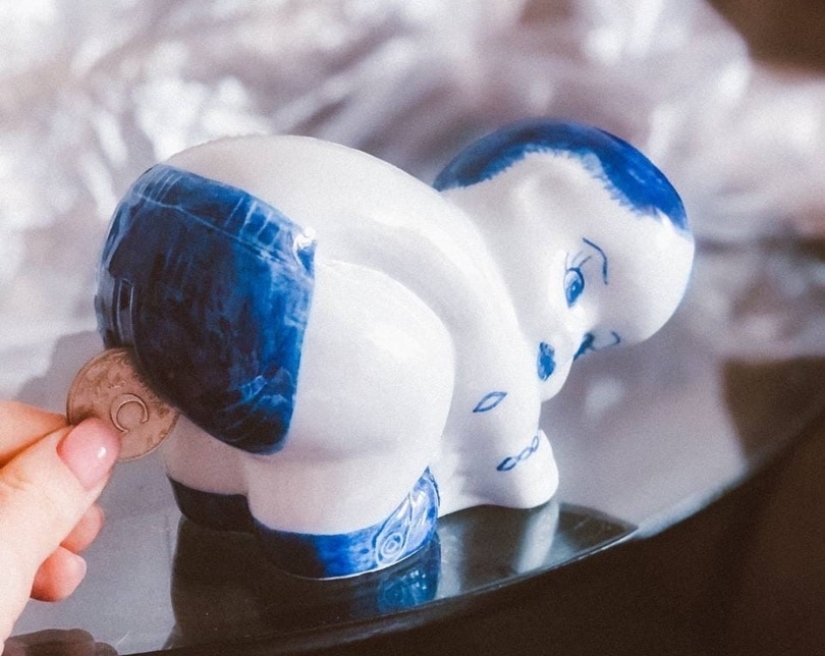 22 Crazy Antiques That Collectors Pay Big Money For