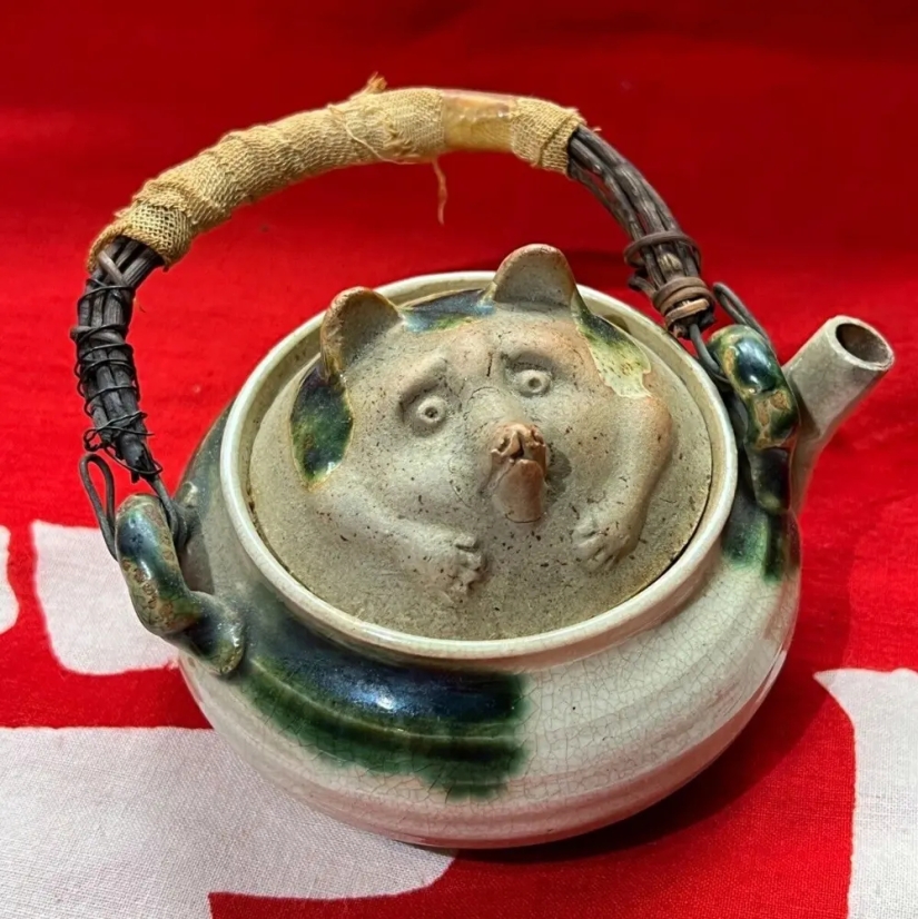 22 Crazy Antiques That Collectors Pay Big Money For
