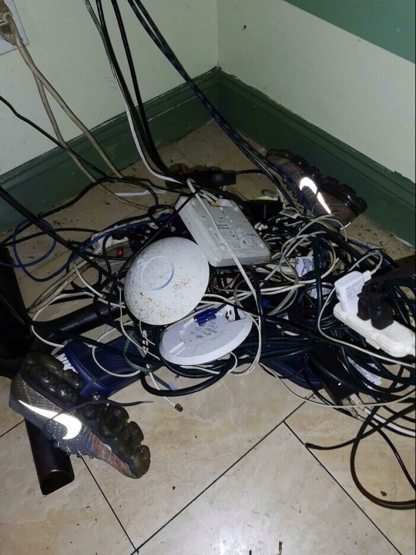 22 epic files with gadgets and other electronics