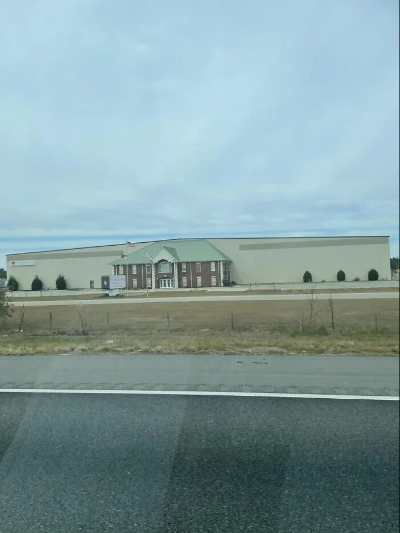 22 examples of strange architecture and design that cause laughter and bewilderment 22 examples of strange architecture and design that cause laughter and bewilderment