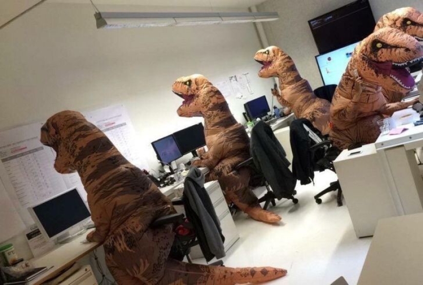 22 examples of the best office pranks and jokes 22 examples of the best office pranks and jokes