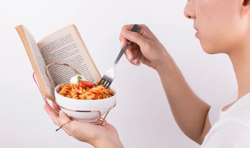 22 fotografías de platos de diseño inusuales e incluso extraños. 22 fotografías de platos de diseño inusuales e incluso extraños.