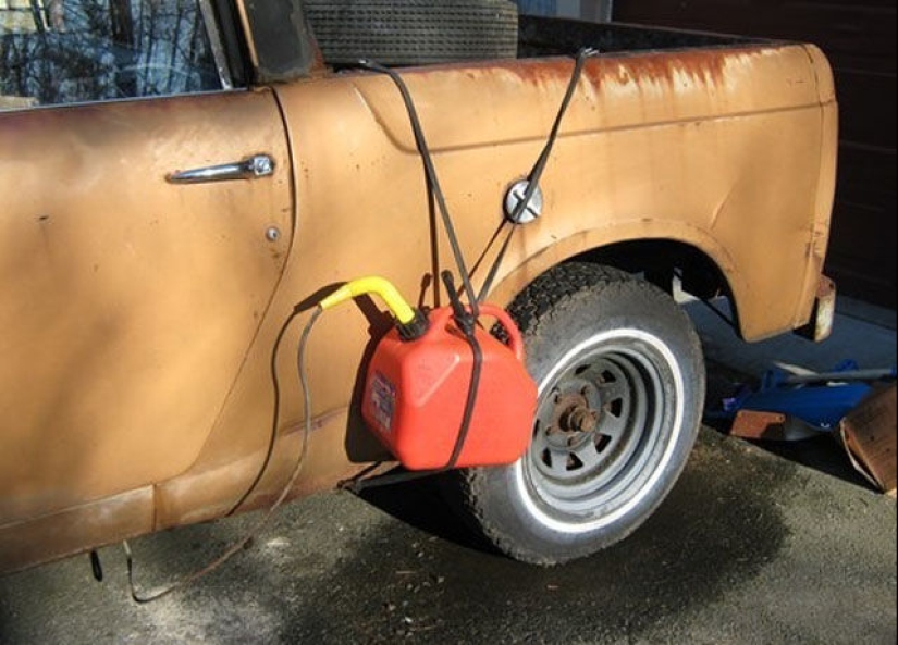 22 photos in which something inexplicable, but very interesting, is happening