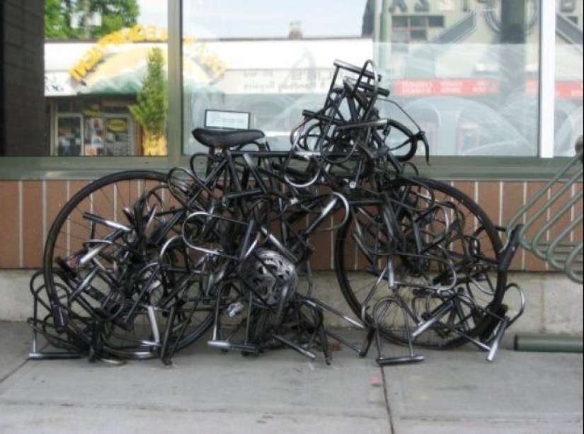 22 photos in which something inexplicable, but very interesting, is happening