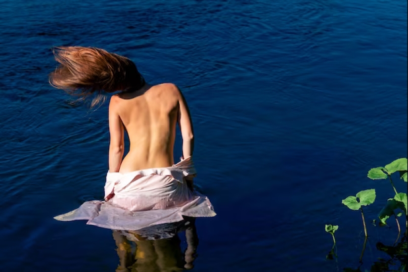 22 photos of bold beauties sunbathing topless on the beach 22 photos of bold beauties sunbathing topless on the beach