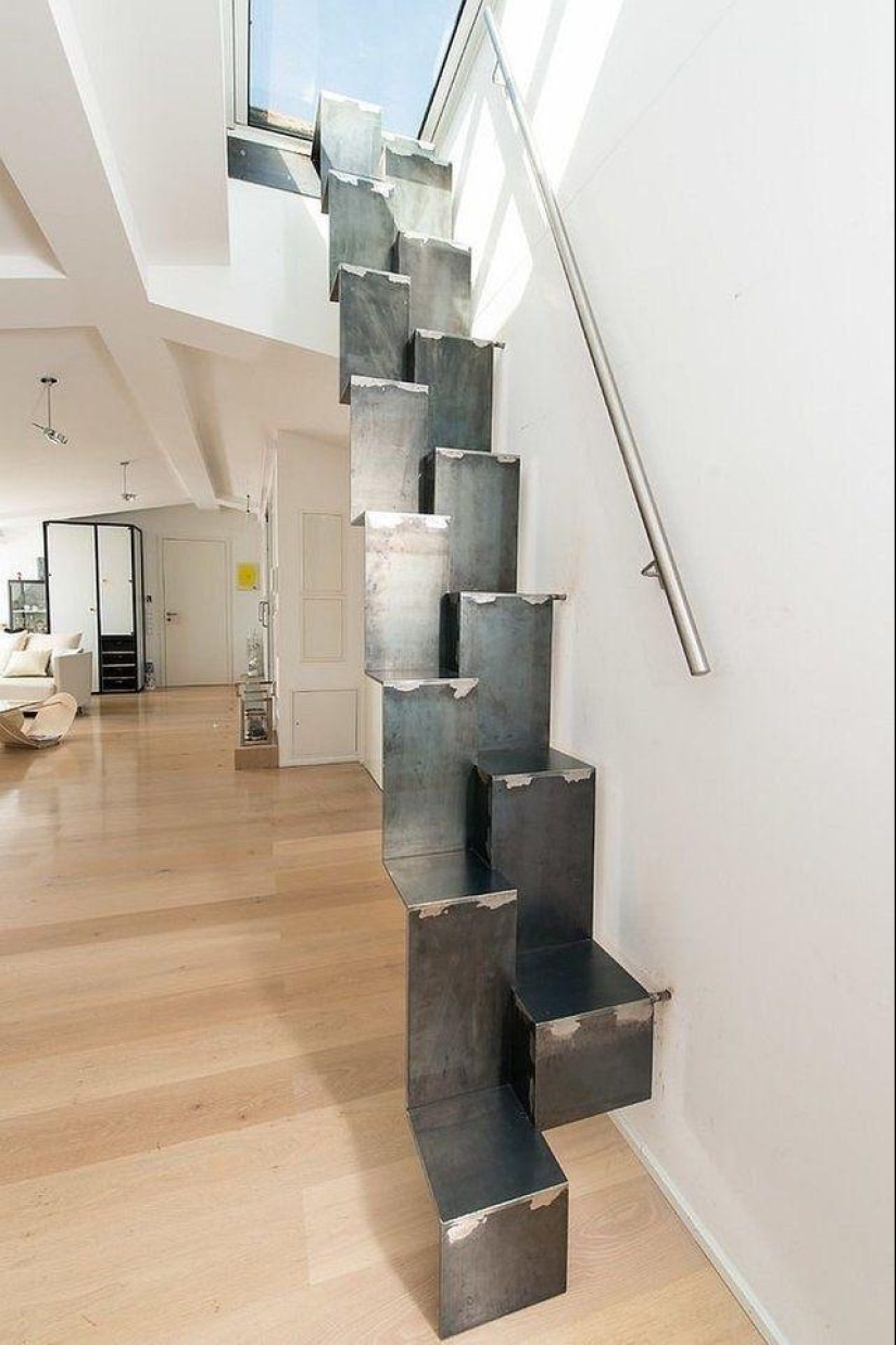 22 photos of dangerous stairs that will make your head spin