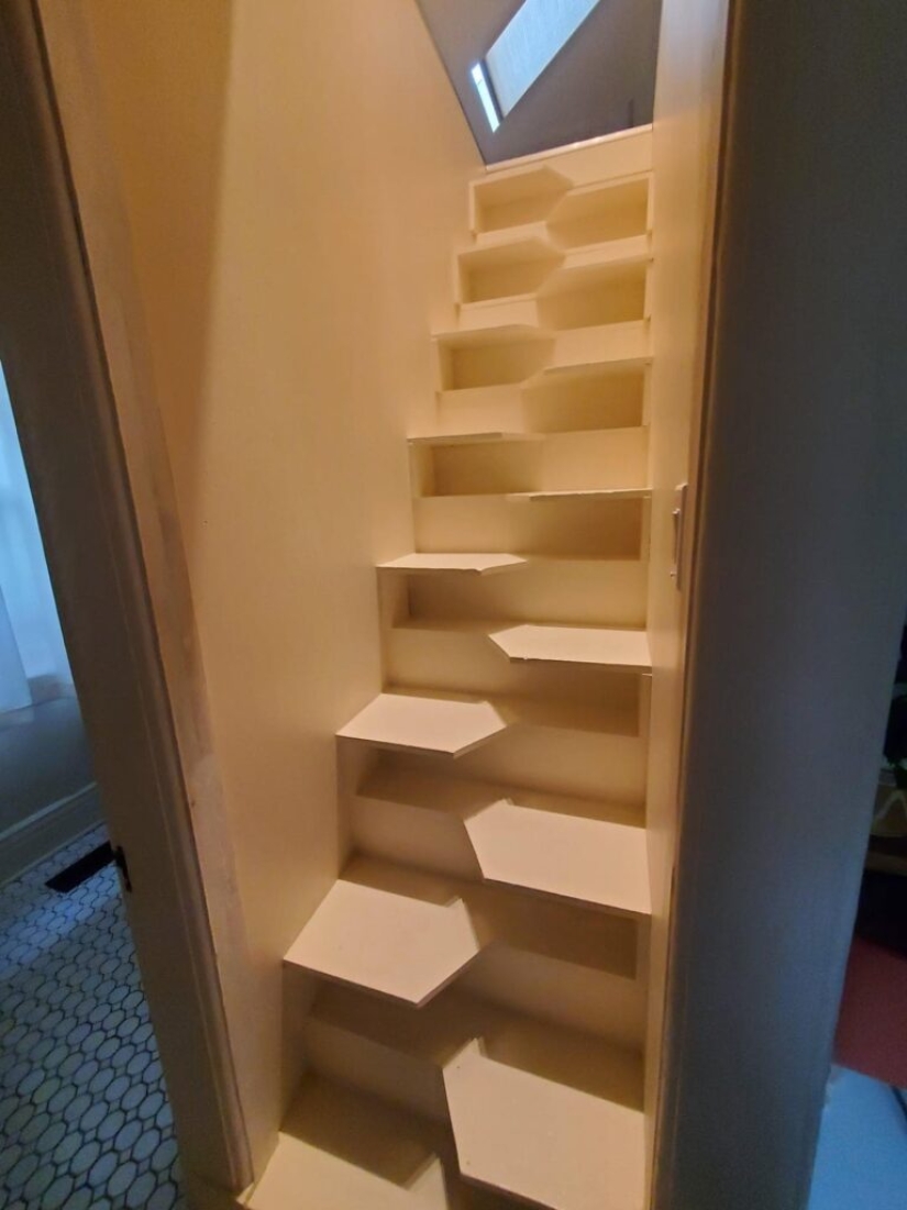22 photos of dangerous stairs that will make your head spin