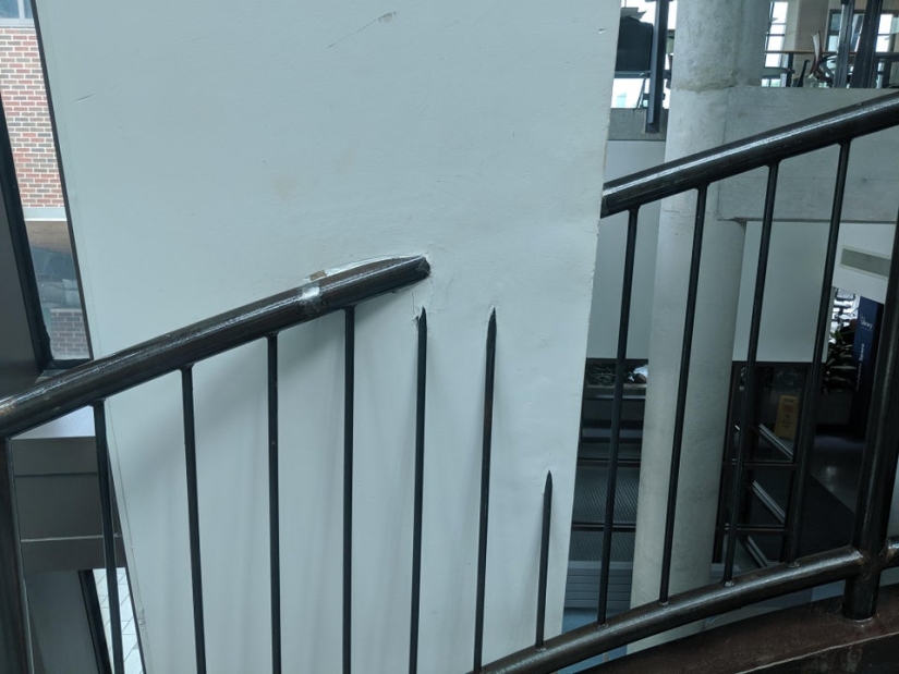 22 photos of dangerous stairs that will make your head spin