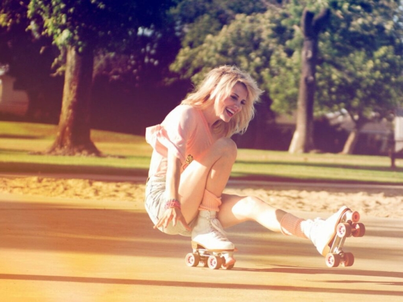 22 photos of girls on roller skates that will make you go wild