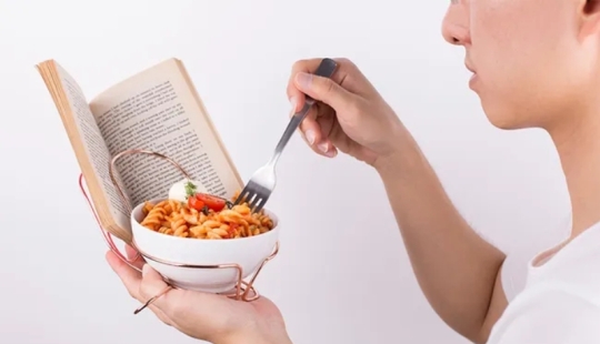 22 photos of unusual and even strange designer dishes