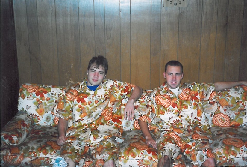 22 photos that perfectly convey what it means to live with brothers and sisters