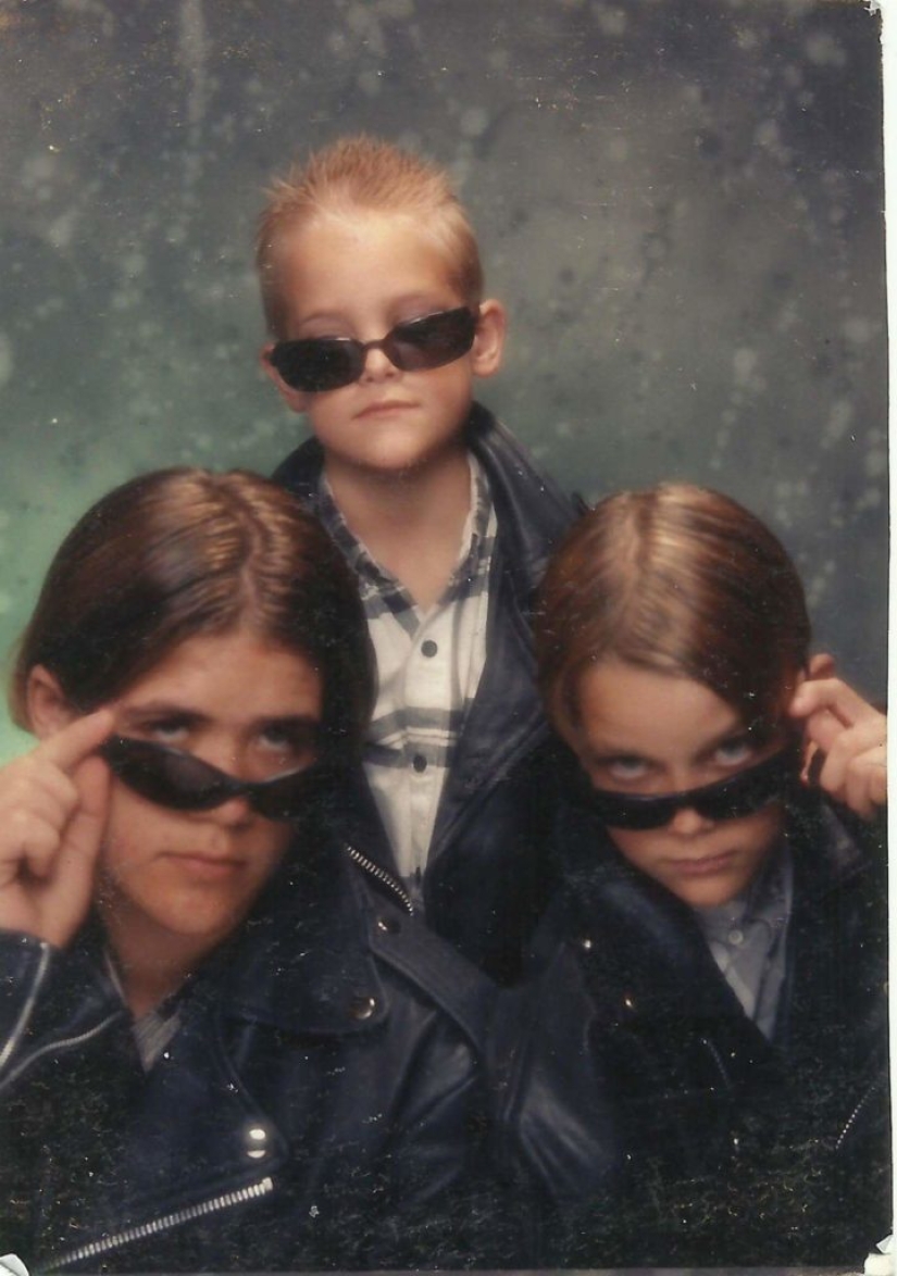 22 photos that perfectly convey what it means to live with brothers and sisters