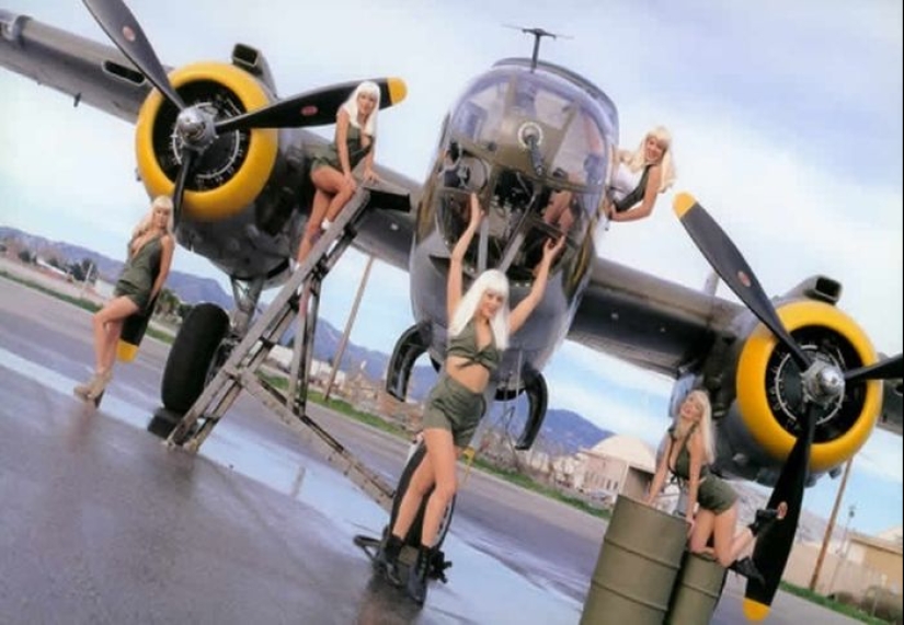 22 photos that prove girls and airplanes are the perfect combination 22 photos that prove girls and airplanes are the perfect combination