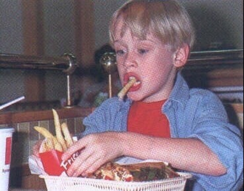 22 rare celebrity photos that will take you back to the crazy 90s 22 rare celebrity photos that will take you back to the crazy 90s