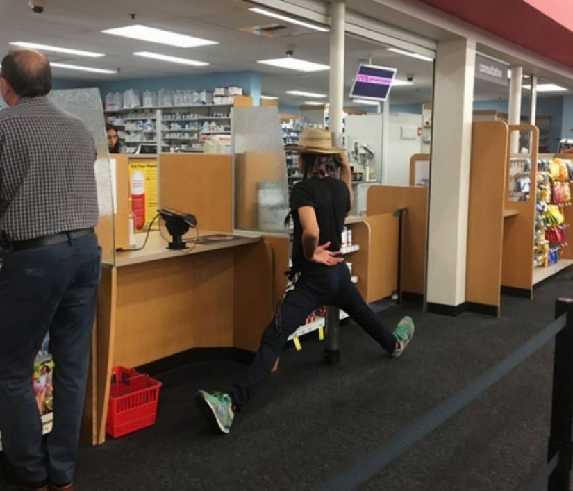 22 strange and ridiculous poses in which these people-yogis were caught