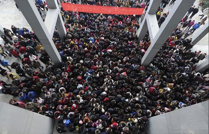 23 shocking photos about how many people there are in China