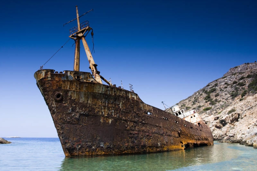 25 abandoned ships from around the world 25 abandoned ships from around the world
