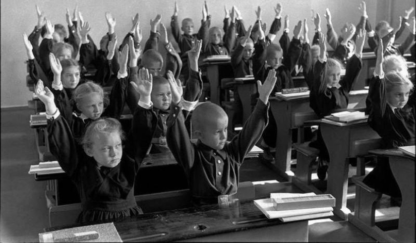 25 frames of Henri Cartier-Bresson about Soviet life in 1954 25 frames of Henri Cartier-Bresson about Soviet life in 1954