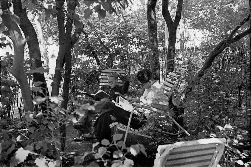 25 frames of Henri Cartier-Bresson about Soviet life in 1954 25 frames of Henri Cartier-Bresson about Soviet life in 1954