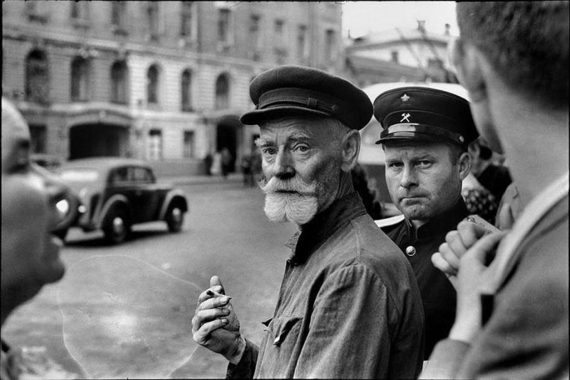 25 frames of Henri Cartier-Bresson about Soviet life in 1954 25 frames of Henri Cartier-Bresson about Soviet life in 1954