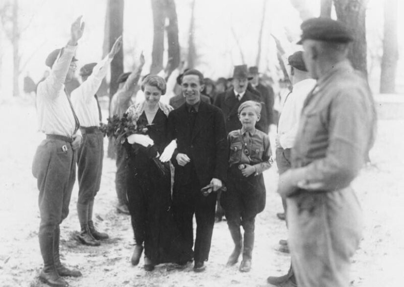 25 historical photos that captured the dramatic moments of the past 25 historical photos that captured the dramatic moments of the past