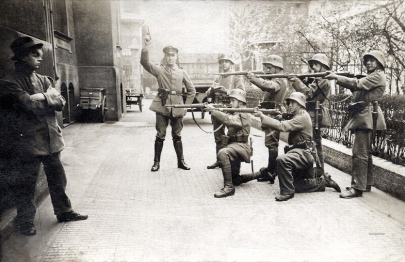 25 historical photos that captured the dramatic moments of the past 25 historical photos that captured the dramatic moments of the past