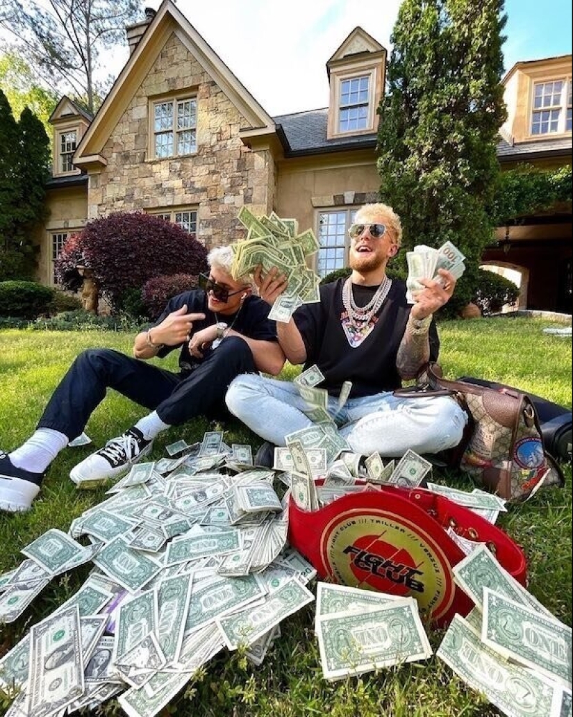 25 instagram bloggers, whose wealth can only be envied 25 instagram bloggers, whose wealth can only be envied