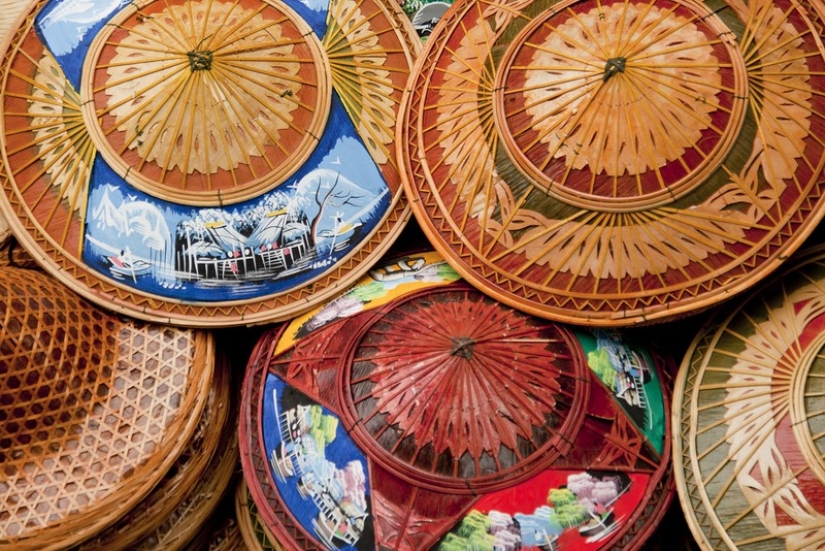 25 most popular souvenirs from around the world