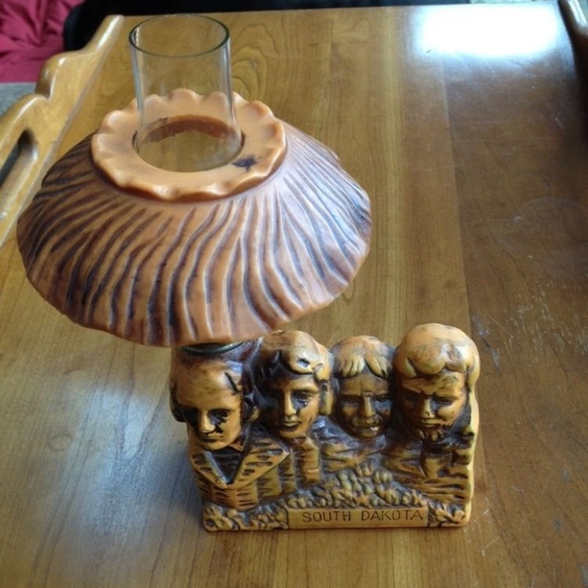 25 most popular souvenirs from around the world