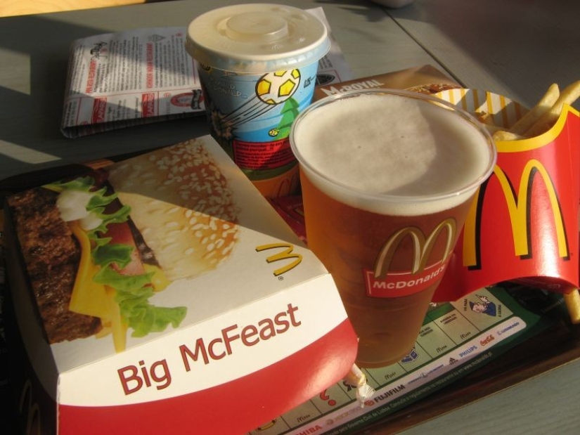 25 platos únicos que ofrecen los restaurantes McDonald's en todo el mundo