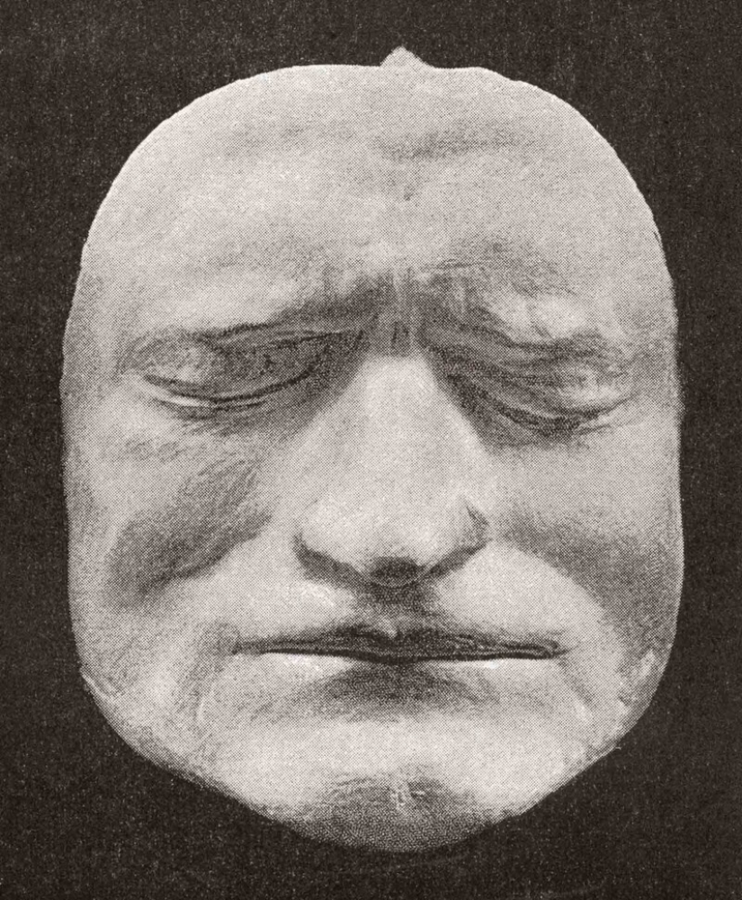 26 la muerte de las máscaras de los famosos personajes históricos 26 la muerte de las máscaras de los famosos personajes históricos