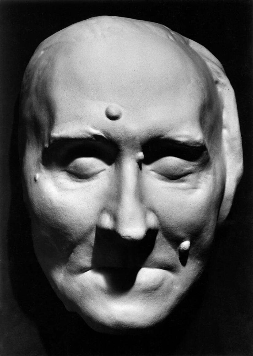 26 la muerte de las máscaras de los famosos personajes históricos 26 la muerte de las máscaras de los famosos personajes históricos